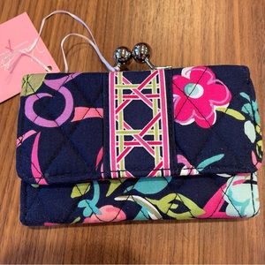 NWT Vera Bradley
Small Kisslock Wallet Ribbons